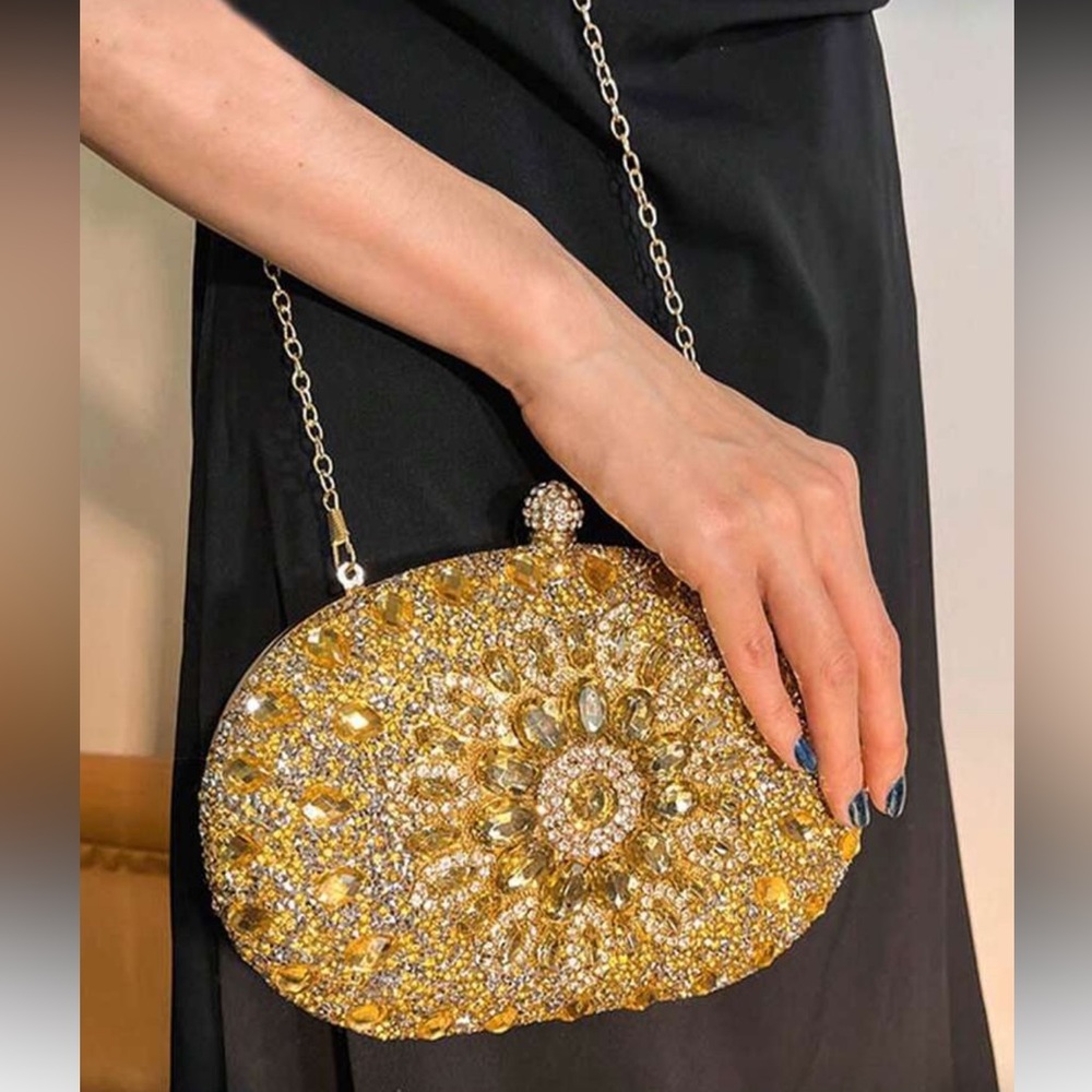 Elegant Gold Rhinestone Clutch Bag